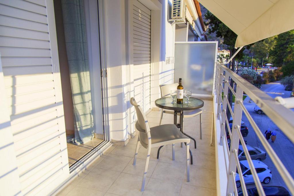 Marietta City Center Apartments Нафплион Экстерьер фото